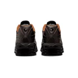 Zapatillas Nike Shox Ride 2 color negro con detalles en marrón.