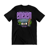 Remera negra de algodón con estampa en la espalda de un monstruo verde pintando graffitis con un aerosol. Incluye la frase 'Straight Outta Cordon Norte' y el logo 'Emexem'.