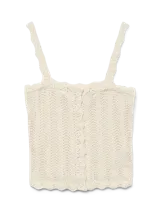 Top tejido color crema, sin mangas, con cuello cuadrado, botones frontales y diseño calado.