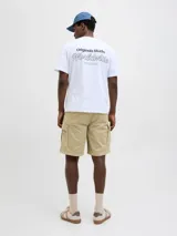 Short color beige de Jack & Jones, estilo cargo, con bolsillos laterales y traseros.
