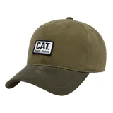 Gorro de gabardina color verde oliva con visera curva en color verde musgo. Presenta un parche rectangular con el logo de la marca CAT y la leyenda "Diesel Power".