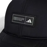 Gorro Adidas Snap Trucker negro con paneles frontales de tela y paneles traseros de malla. Presenta logo de Adidas en etiqueta cosida en el frente.