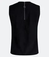 Blusa sin mangas color celeste, de crepé, con cuello redondo, pliegues en uno de los hombros y cierre trasero por cremallera con detalle de aro en el tirador.