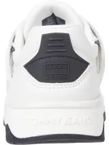 Zapatillas urbanas Tommy Jeans blancas con detalles en gris y negro.