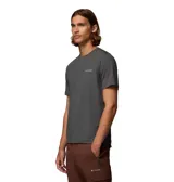 Remera Columbia gris de manga corta con logo de la marca en el pecho.