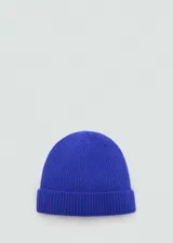 Gorro de lana azul eléctrico, tejido en punto canalé.
