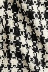 Short de tiro alto en tejido jacquard blanco y negro con diseño pata de gallo.