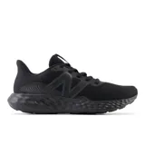 Championes New Balance 411v3, color negro, diseñadas para running y actividades diarias. Cuentan con suela Ground Contact EVA con almohadillas de goma, empeine de tejido ligero sin costuras y cierre con cordones.
