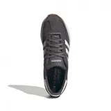 Championes Adidas Run 70s 2.0 de hombre, color gris con detalles en blanco y suela color caramelo.