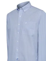 Camisa de hombre RKF Cityscape, de manga larga, corte regular y cuello americano abotonado. Diseño a cuadros pequeños en tonos blanco y celeste.