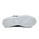 Championes Diadora Heritage modelo Mi Basket Low, color blanco con detalles en azul marino.