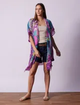 Kimono tejido con estampado patchwork multicolor, de la marca Do Everything In Love.