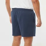Short de baño azul marino liso con cintura elástica y cordón ajustable.