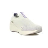 Championes Fila Pretender para mujer, color blanco con detalles en lila.