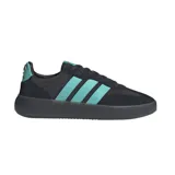 Championes Adidas Bareeda Decode Mercedes-AMG Petronas Formula One Team, color negro con detalles en verde agua y las tres tiras características de Adidas en los laterales.