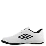 Championes de fútbol sala Umbro Classico II IC, color negro con logo blanco.