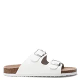 Sandalias blancas con dos tiras ajustables con hebilla metálica, plantilla de corcho y suela blanca.