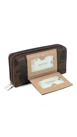 Billetera larga color plateado metalizado, con cierre perimetral y placa con el logo "Lincoln's" al frente. Presenta múltiples compartimentos y tarjeteros.