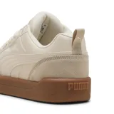 Championes Puma Park Lifestyle OG, color crema con detalles en gamuza color beige y suela marrón.