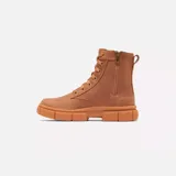 Bota de cuero negra con cordones, suela de goma y tirador trasero.