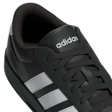 Championes Adidas Breaknet 3.0 de cuero sintético negro con las tres tiras blancas a los costados.