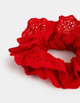 Maxi scrunchie de broderie color rojo.