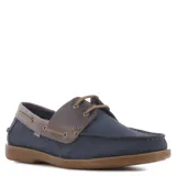 Zapato náutico de cuero azul marino con detalles en cuero marrón, cordones de cuero marrón y suela de goma marrón.