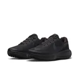 Championes de running Nike Revolution 8, color negro con logo Nike en el lateral.