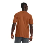 Remera celeste de Under Armour, corte clásico, mangas cortas y logo estampado en el pecho.