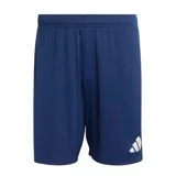 Short deportivo Adidas Entrada 26, color azul marino, con cintura elástica y logo de las tres barras en blanco en la parte inferior del muslo derecho.