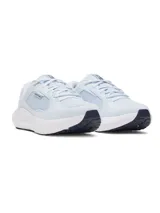 Championes Under Armour Charged Versurge, color celeste con detalles en blanco y negro.