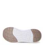 Championes Topper color beige con detalles en verde agua y suela blanca.