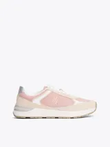 Zapatillas deportivas Tommy Hilfiger color rosa y beige, con paneles de malla y detalles distintivos de la marca, como el monograma TH en el lateral y la lengüeta.