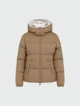 Campera puffer Moncler Fourmines color beige con capucha desmontable y relleno de plumas.