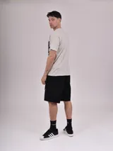 Remera manga corta color gris con estampa de la ciudad de Los Ángeles.