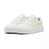 Championes Puma Cali Court Winter color blanco con detalles en beige, plataforma texturizada y logo de la marca en el lateral.