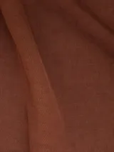 Pantalón estilo cargo color crudo, confeccionado en lino tencel. Cuenta con bolsillos laterales y elástico en la cintura.