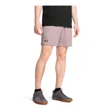 Short deportivo Under Armour Vanish Woven de hombre, color celeste con calza interior negra y logo estampado en la pierna izquierda.