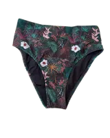 Bombacha de bikini de tiro alto con estampado de hojas y flores en tonos verde, rosa y naranja.