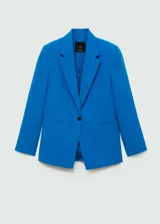 Blazer azul eléctrico con cuello de pico con solapa, cierre de dos botones en la parte delantera, manga larga con puños abotonados y dos bolsillos delanteros de ribete y solapa.