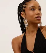 Maxi aros colgantes de metal con flores alambradas bicolores (dorado y plateado) y cierre de tornillo.