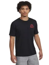 Remera negra de manga corta con logo de Project Rock en el pecho.