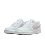 Championes Nike Court Vision Bajo Next Nature de mujer, color blanco con detalles en rosa.