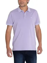Chomba color salmón de piqué de algodón orgánico, con cuello clásico y tapeta de dos botones.
