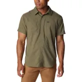 Camisa manga corta color verde oliva, con cuello clásico, cierre frontal con botones, dos bolsillos frontales con cierre de botón y ventilación en la espalda. Marca Columbia.