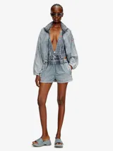 Traje de baño entero con estampado de jean, escote pronunciado en V con tirantes finos ajustables y corte de pierna alto.