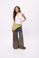 Pantalón de jean wide leg con lavado degradé.