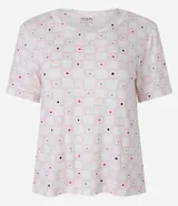 Blusa de pijama femenina de viscosa con cuello redondo, mangas cortas y estampado floral de cuadros en tonos rosados.