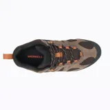 Bota de senderismo Merrell Yokota 2 Mid WP color marrón con detalles en negro y naranja. Fabricada con cuero y malla resistente al agua, con suela de goma antideslizante.