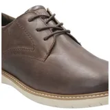 Zapato acordonado de cuero color marrón, con suela de goma Eva negra.